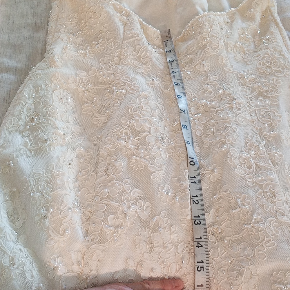 David's Bridal Ivory Halter Beaded Lace Gown By Sue Wong Size 8 - Picture 14 of 16